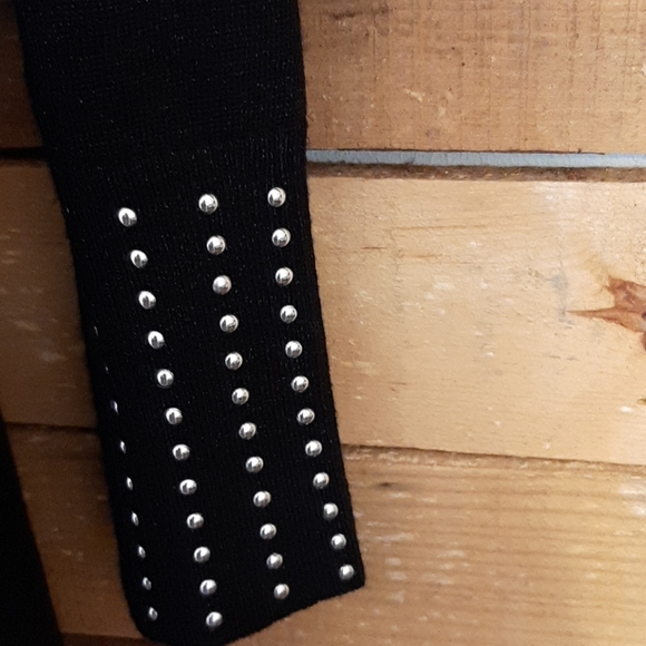 Questions women's black sweater Size M - Picture 2 of 3